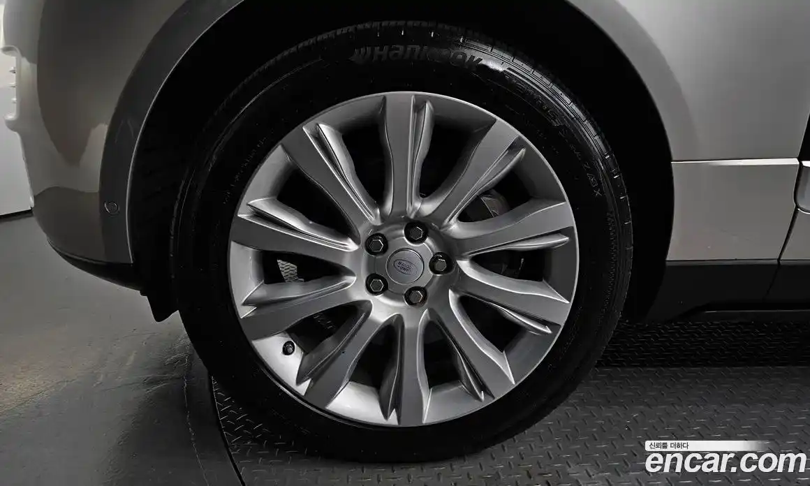 Land Rover Range-Rover 2016 4.4 Автомат в Москве № 198224, фото 13