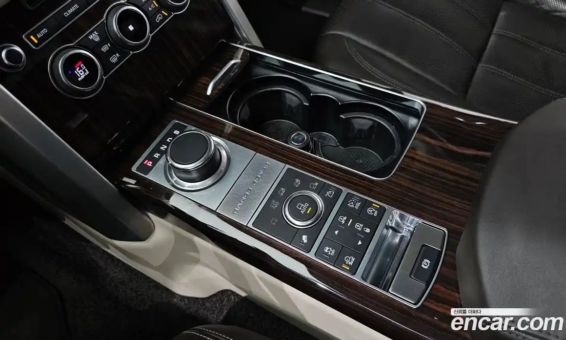 Land Rover Range-Rover 2016 4.4 Автомат в Москве № 198224, фото 20