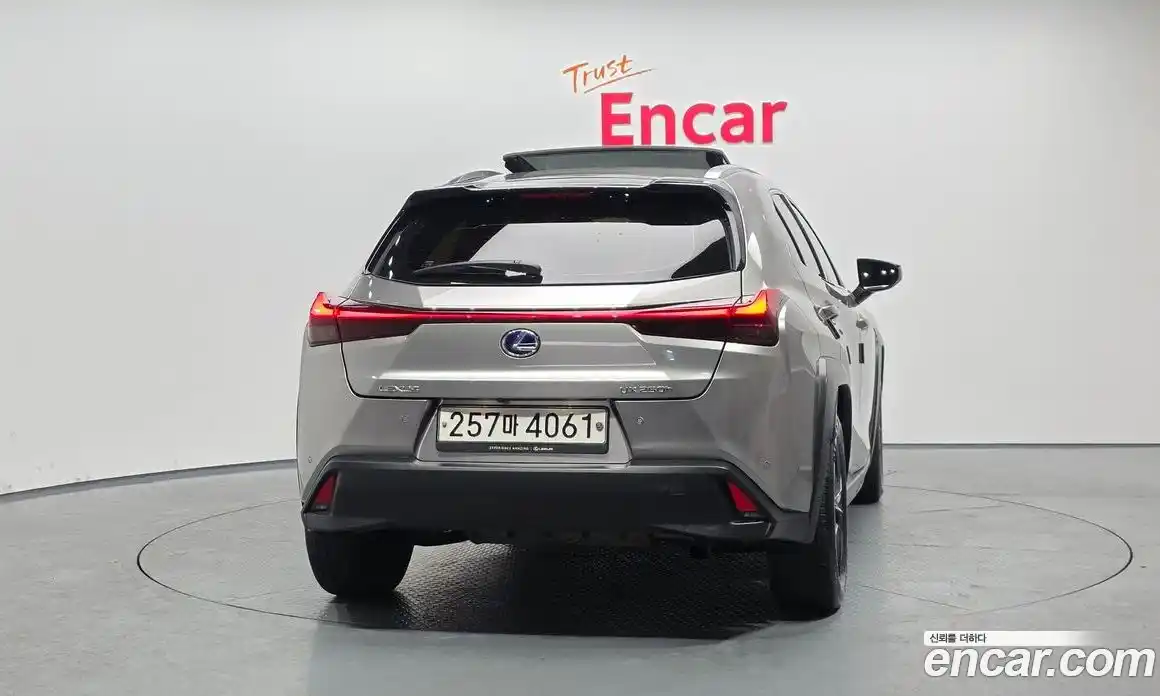 Lexus UX 2021 2.0 Автомат в Москве № 198862, фото 18