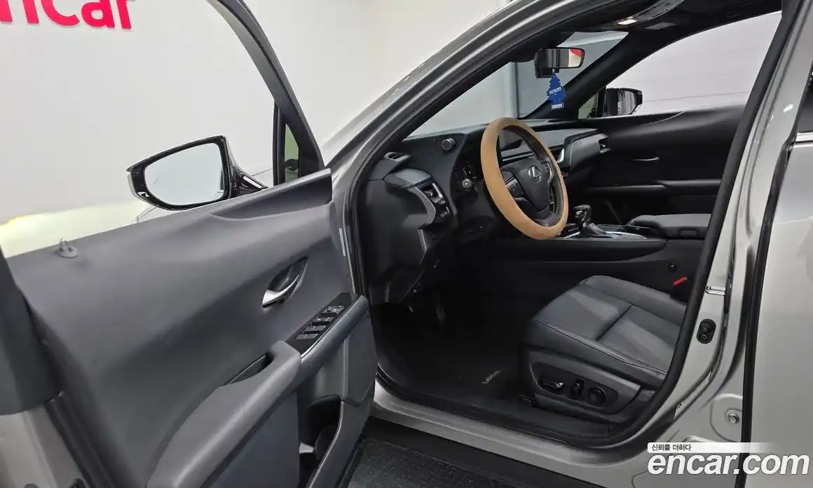 Lexus UX 2021 2.0 Автомат в Москве № 198862, фото 19