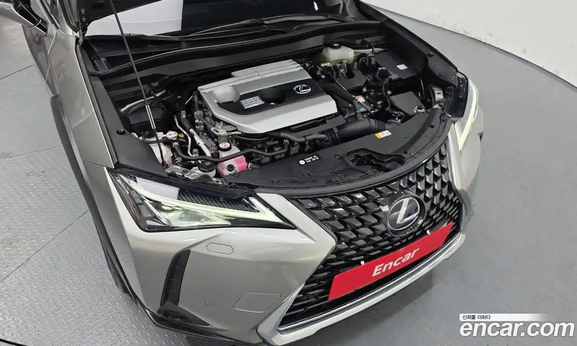 Lexus UX 2021 2.0 Автомат в Москве № 198862, фото 6