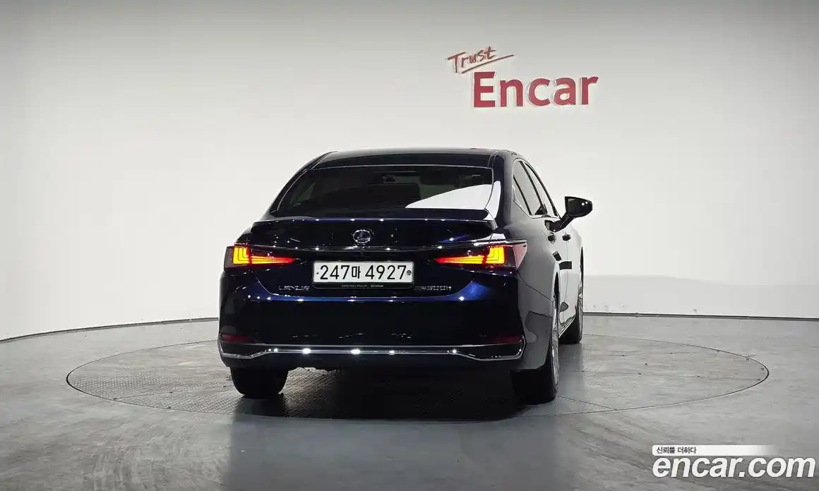 Lexus ES 2021 2.5 Автомат в Москве № 198882, фото 8