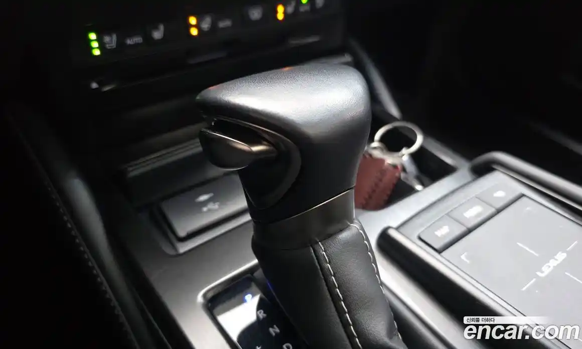 Lexus ES 2021 2.5 Автомат в Москве № 198882, фото 9