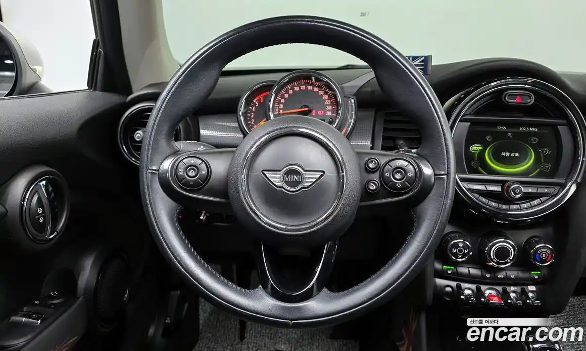 Mini Cooper 2018 1.5 Автомат в Москве № 211091, фото 16