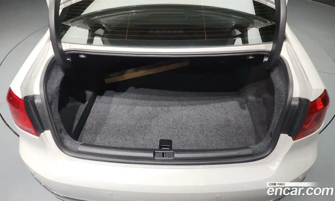 Volkswagen Passat 2015 1.8 Автомат в Москве № 215113, фото 15