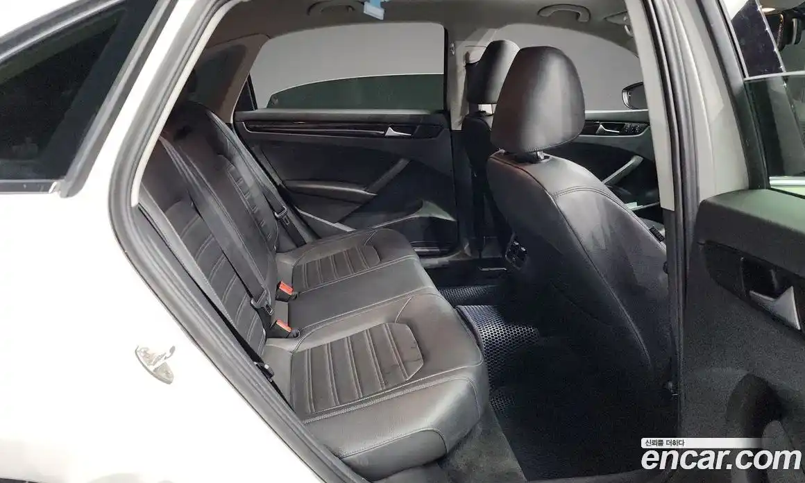 Volkswagen Passat 2015 1.8 Автомат в Москве № 215113, фото 16