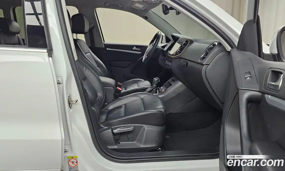 Volkswagen Tiguan 2015 2.0 Автомат в Москве № 215226, фото 20