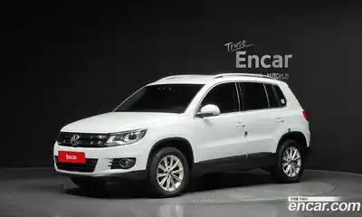 Volkswagen Tiguan 2015 2.0 Автомат в Москве № 215226, миниатюра 3