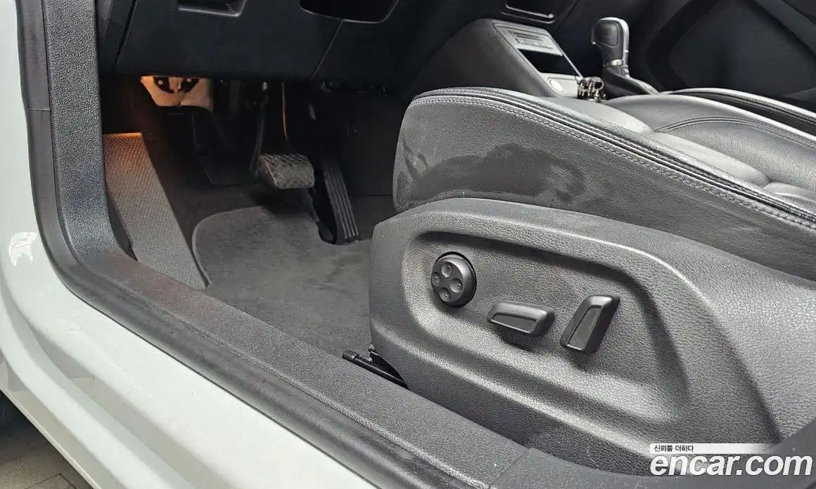 Volkswagen Tiguan 2015 2.0 Автомат в Москве № 215226, фото 4