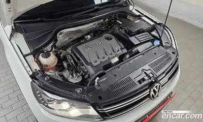 Volkswagen Tiguan 2015 2.0 Автомат в Москве № 215226, миниатюра 8