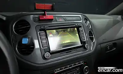 Volkswagen Tiguan 2015 2.0 Автомат в Москве № 215313, миниатюра 11