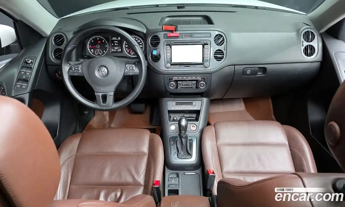 Volkswagen Tiguan 2015 2.0 Автомат в Москве № 215313, фото 18