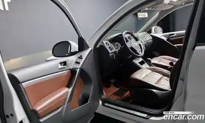 Volkswagen Tiguan 2015 2.0 Автомат в Москве № 215313, миниатюра 4