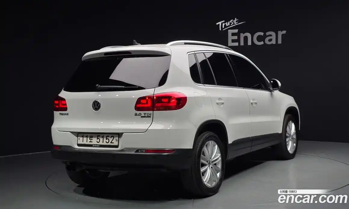 Volkswagen Tiguan 2015 2.0 Автомат в Москве № 215313, фото 7
