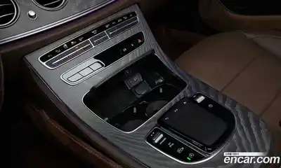Mercedes-Benz E-Class 2023 2.0 Автомат в Москве № 222450, миниатюра 11