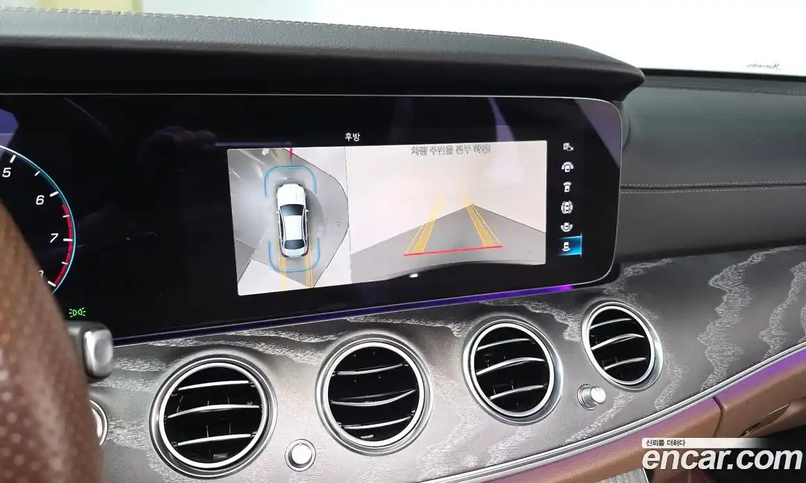 Mercedes-Benz E-Class 2023 2.0 Автомат в Москве № 222450, фото 16