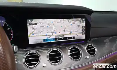 Mercedes-Benz E-Class 2023 2.0 Автомат в Москве № 222450, миниатюра 2