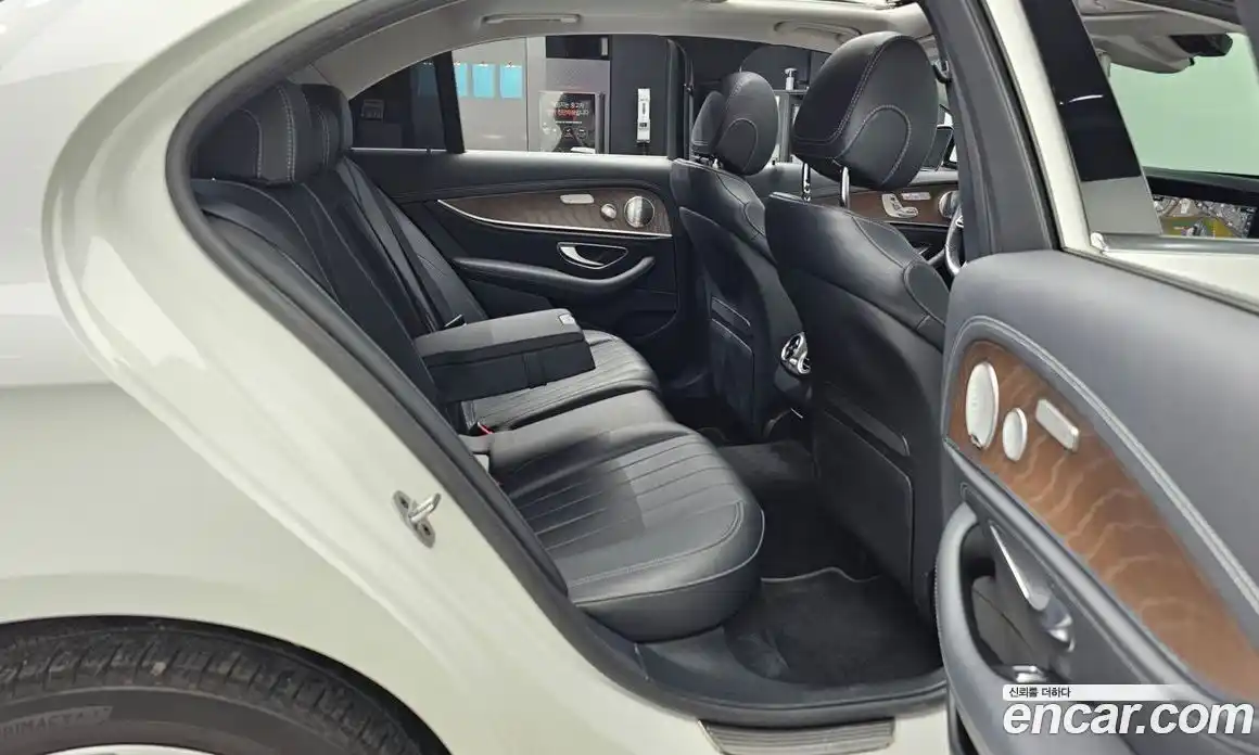 Mercedes-Benz E-Class 2020 2.0 Автомат в Москве № 229615, фото 12