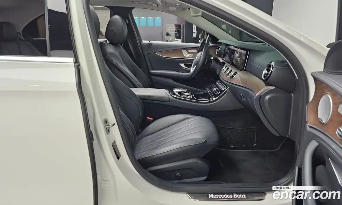 Mercedes-Benz E-Class 2020 2.0 Автомат в Москве № 229615, фото 14