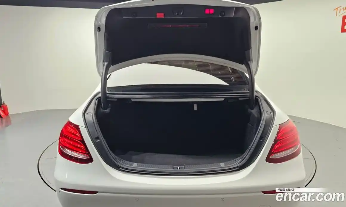 Mercedes-Benz E-Class 2020 2.0 Автомат в Москве № 229615, фото 18