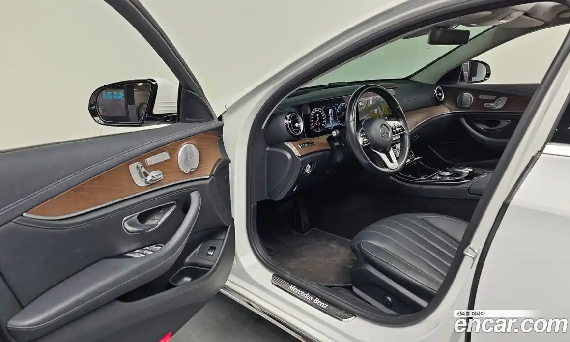 Mercedes-Benz E-Class 2020 2.0 Автомат в Москве № 229615, фото 4