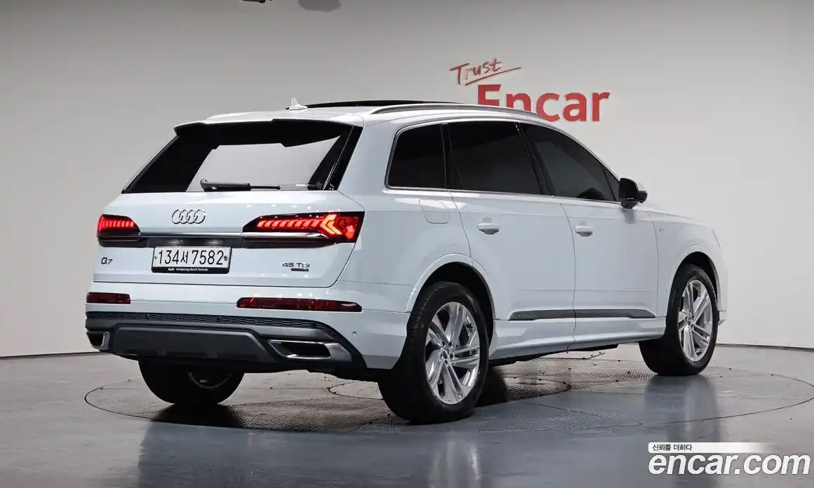 Audi Q7 2020 3.0 Автомат в Москве № 229796, фото 4