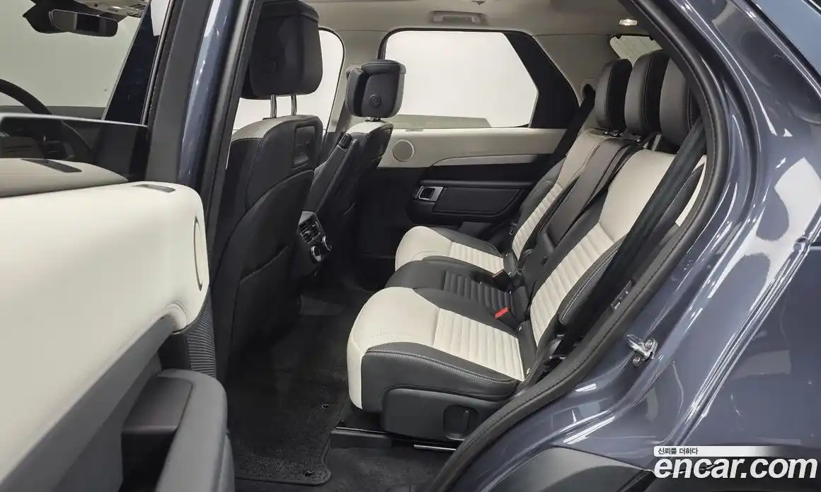 Land Rover Discovery 2025 3.0 Автомат в Москве № 231156, фото 14