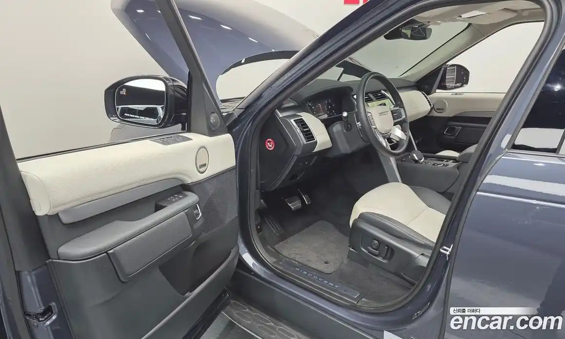 Land Rover Discovery 2025 3.0 Автомат в Москве № 231156, фото 15