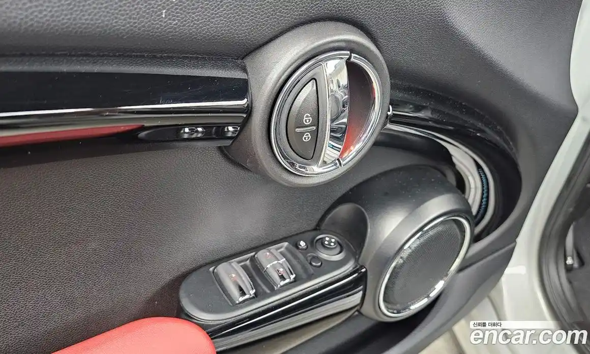 Mini Cooper Convertible 2021 2.0 Автомат в Москве № 231455, фото 11