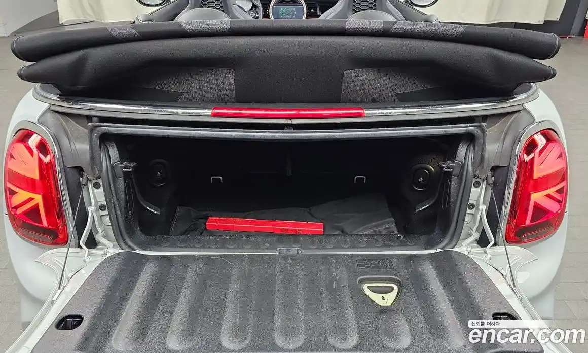 Mini Cooper Convertible 2021 2.0 Автомат в Москве № 231455, фото 19