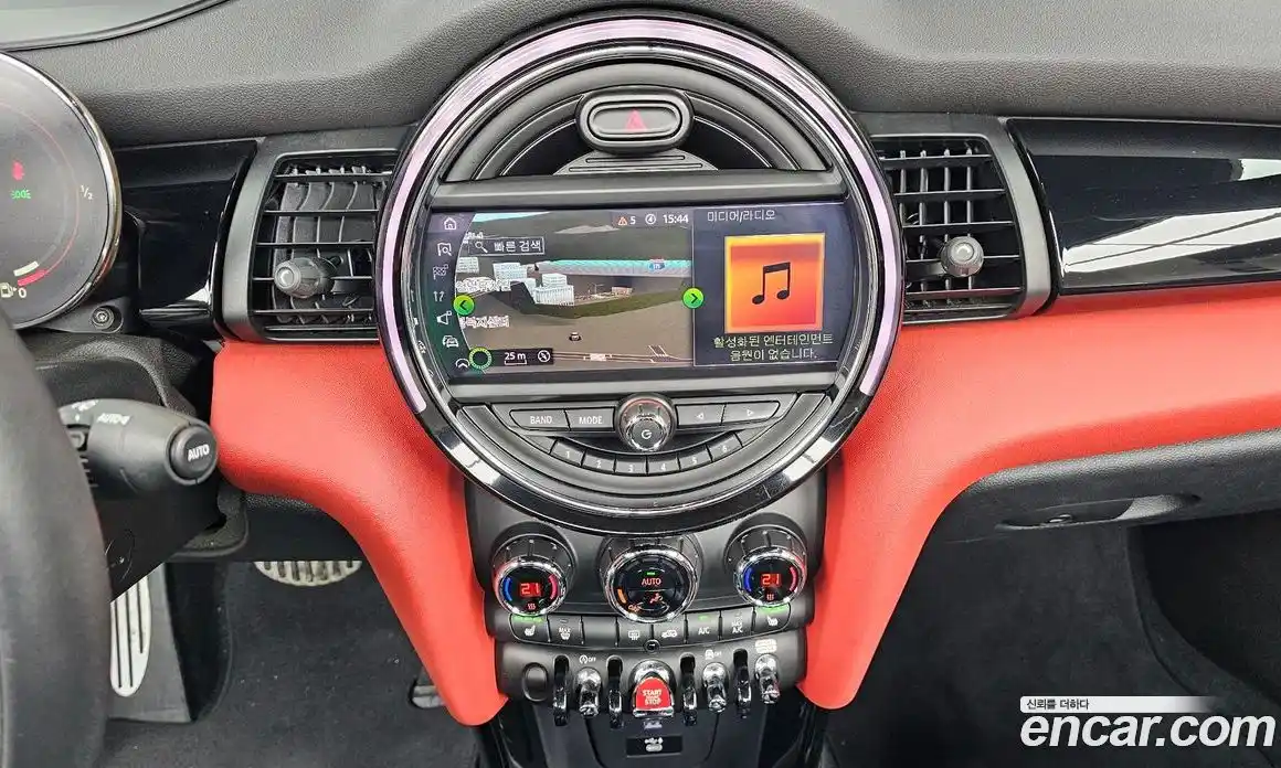 Mini Cooper Convertible 2021 2.0 Автомат в Москве № 231455, фото 3