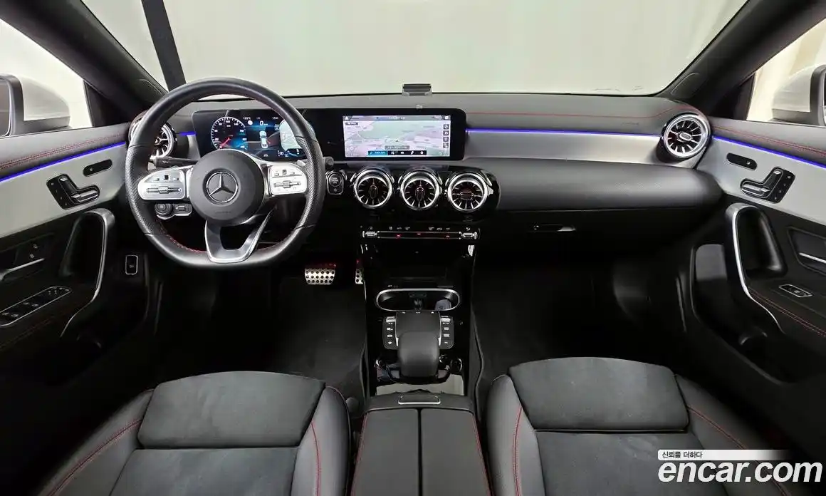 Mercedes-Benz CLA-Class 2023 2.0 Автомат в Москве № 262411, фото 12