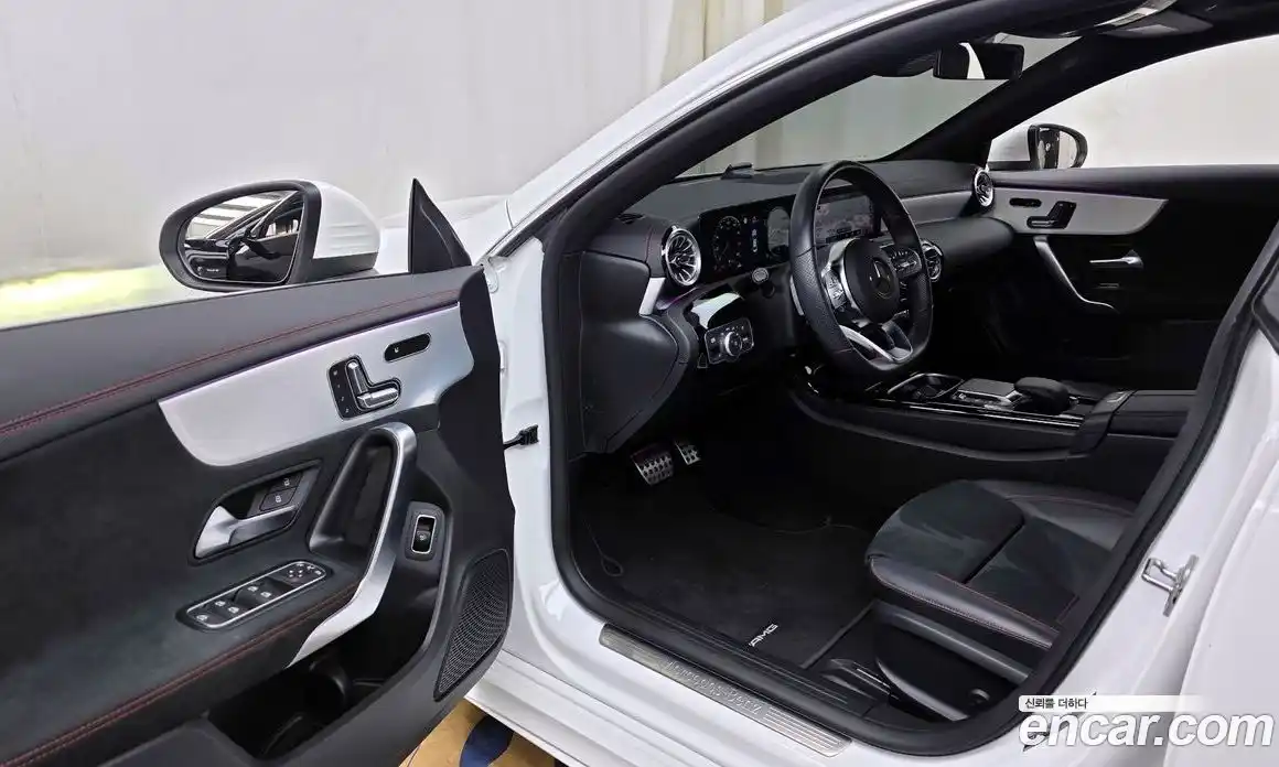 Mercedes-Benz CLA-Class 2023 2.0 Автомат в Москве № 262411, фото 13