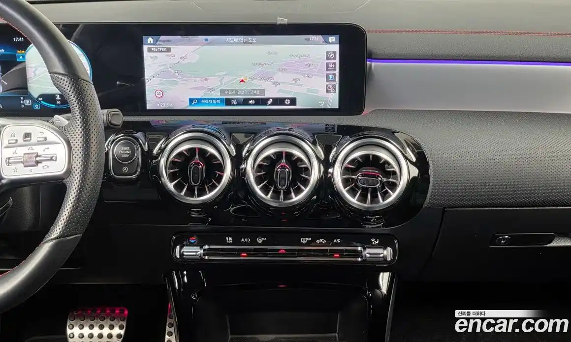 Mercedes-Benz CLA-Class 2023 2.0 Автомат в Москве № 262411, фото 17