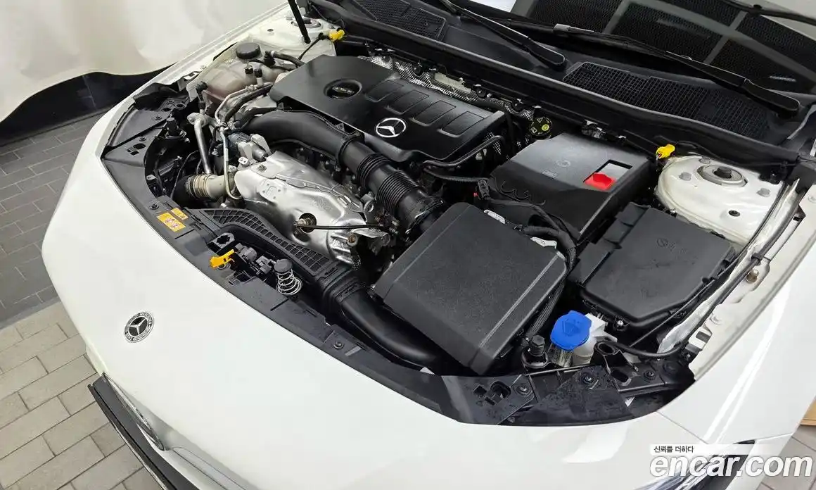 Mercedes-Benz CLA-Class 2023 2.0 Автомат в Москве № 262411, фото 8