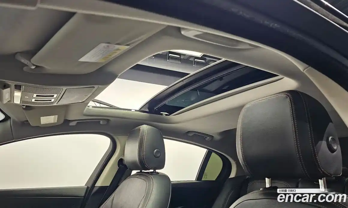 Jaguar XE 2016 2.0 Автомат в Москве № 283792, фото 16