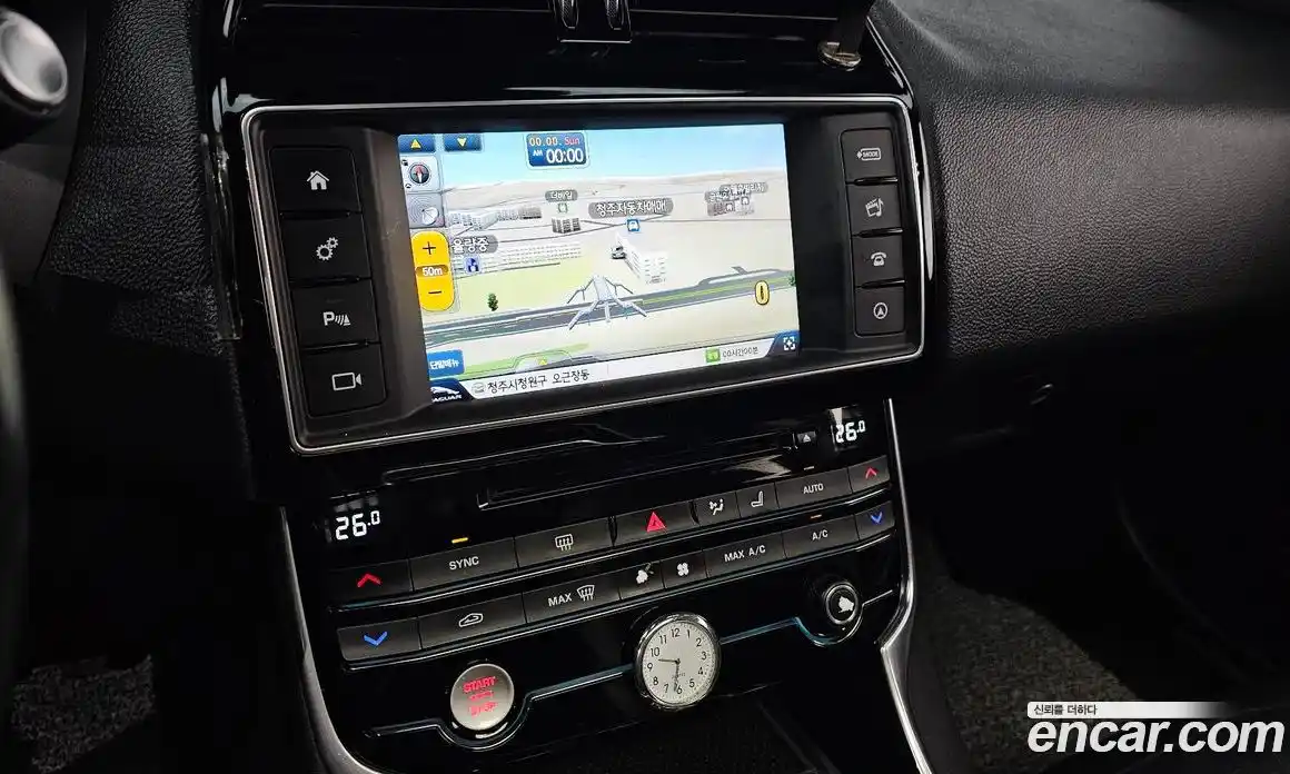 Jaguar XE 2016 2.0 Автомат в Москве № 283792, фото 20