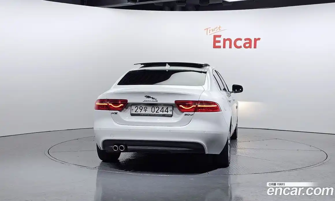 Jaguar XE 2016 2.0 Автомат в Москве № 283792, фото 5