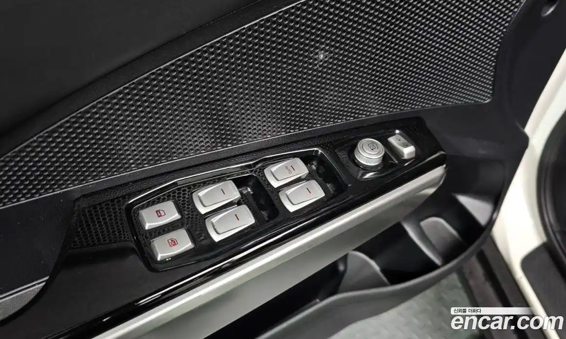 SsangYong TIBOLI 2016 1.6 Автомат в Москве № 29235, фото 11