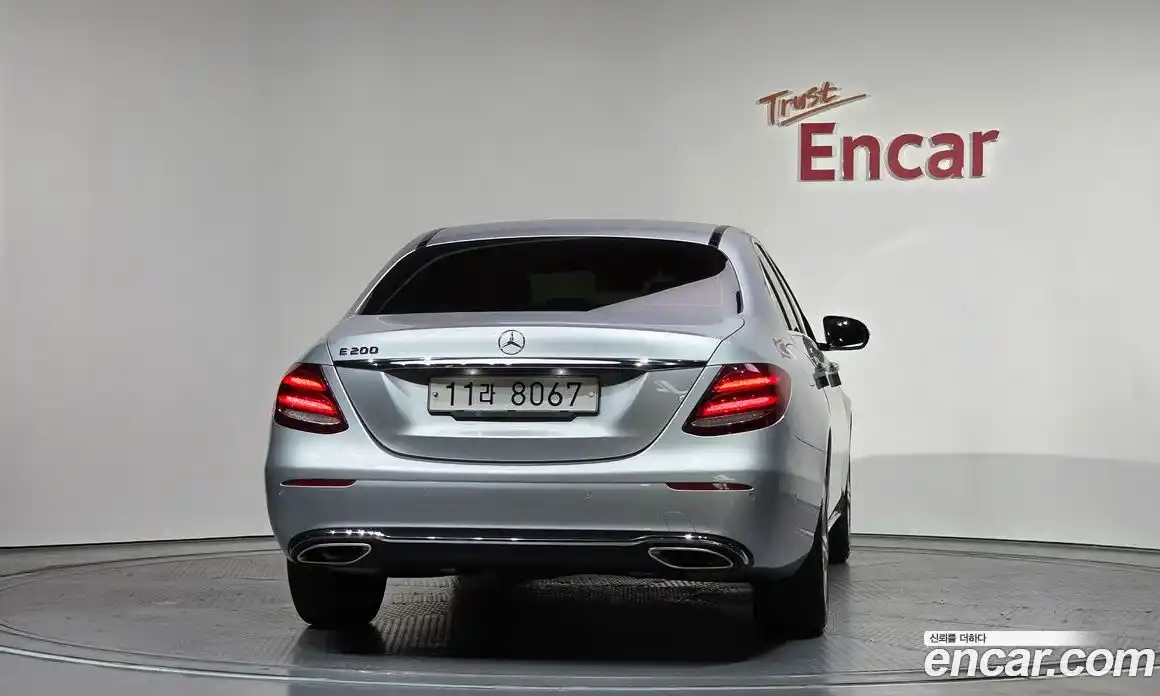 Mercedes-Benz E-Class 2017 2.0 Автомат в Москве № 309899, фото 18