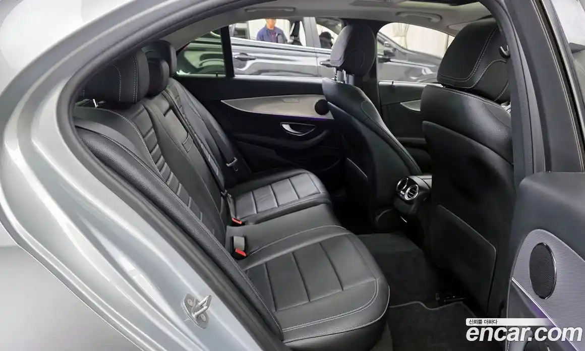 Mercedes-Benz E-Class 2017 2.0 Автомат в Москве № 309899, фото 19