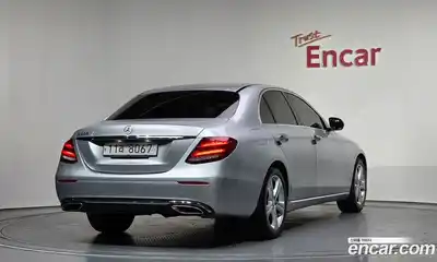 Mercedes-Benz E-Class 2017 2.0 Автомат в Москве № 309899, миниатюра 2