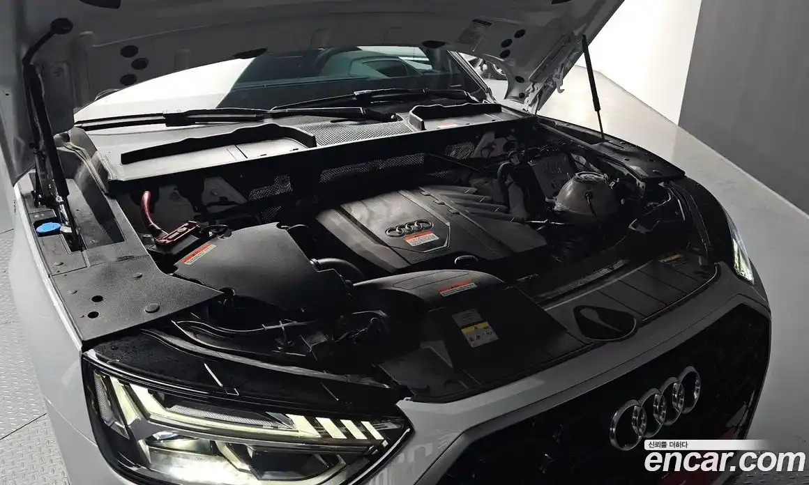 Audi Q5 2023 2.0 Автомат в Москве № 311796, фото 1