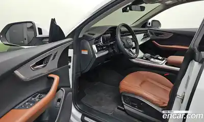 Audi Q8 2023 3.0 Автомат в Москве № 343513, миниатюра 2