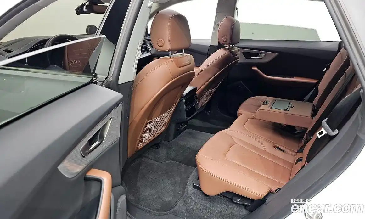 Audi Q8 2023 3.0 Автомат в Москве № 343513, фото 3