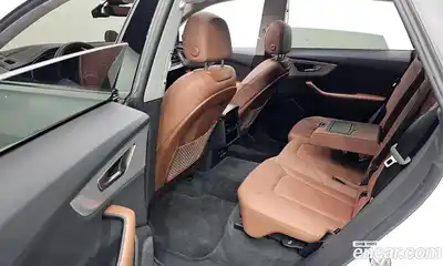 Audi Q8 2023 3.0 Автомат в Москве № 343513, миниатюра 3