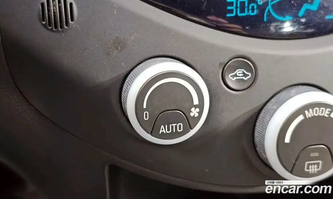 Chevrolet Spark 2012 1.0 Автомат в Москве № 36957, фото 11