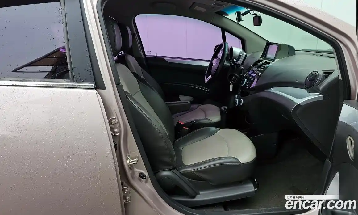 Chevrolet Spark 2012 1.0 Автомат в Москве № 37220, фото 4