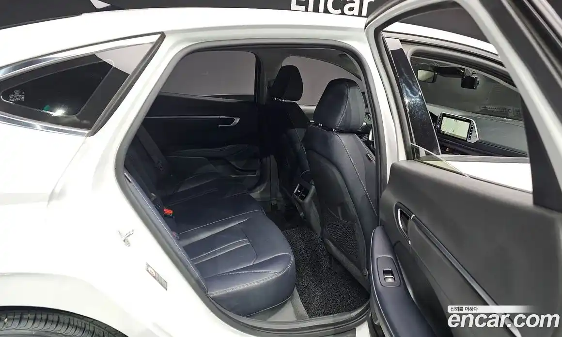 Hyundai Sonata 2022 2.0 Автомат в Москве № 5920, фото 12