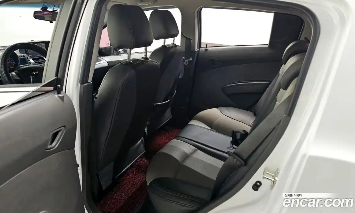 Chevrolet Spark 2012 1.0 Автомат в Москве № 103355, фото 6